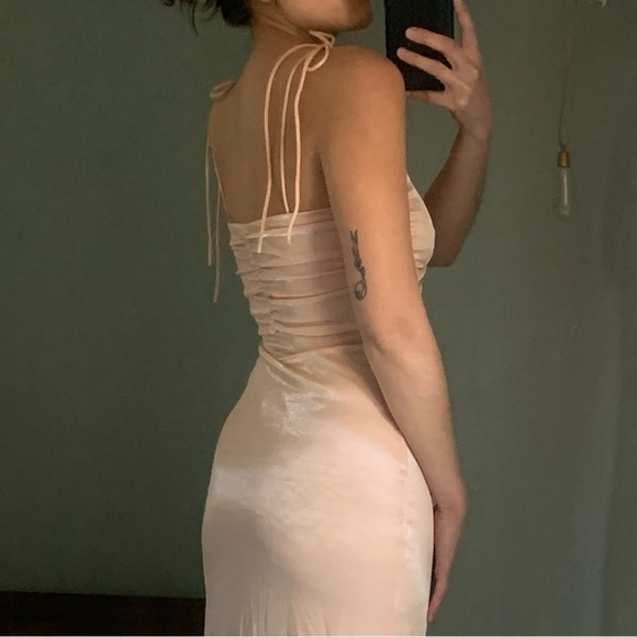 Revolve H:ours Felisa MIDI Dress Nude Lipgloss Small - Picture 14 of 15